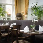 Parkhotel Am Taunus فندق 4*