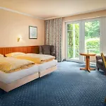 فندق Parkhotel Am Taunus 4*