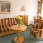 Parkhotel Am Taunus فندق 4*