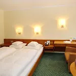 Parkhotel Am Taunus 4*