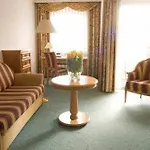 陶纳斯公园酒店 4*