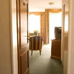 فندق Parkhotel Am Taunus أوبروسل