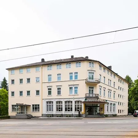 Parkhotel Am Taunus ホテル