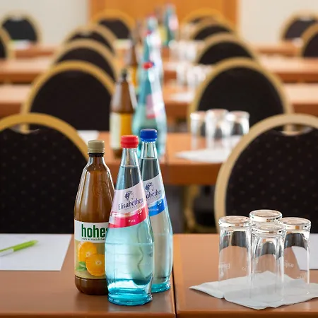 Parkhotel Am Taunus ホテル