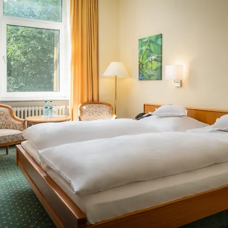 ホテル Parkhotel Am Taunus 4*