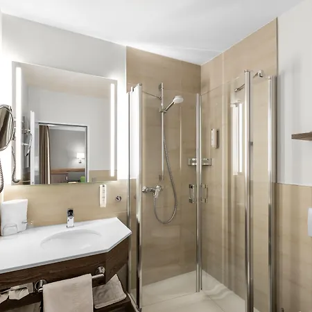 ホテル Parkhotel Am Taunus 4*