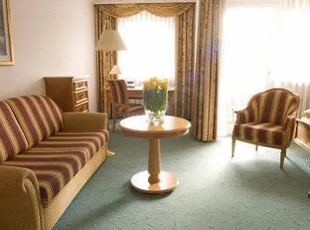 Parkhotel Am Taunus 4*