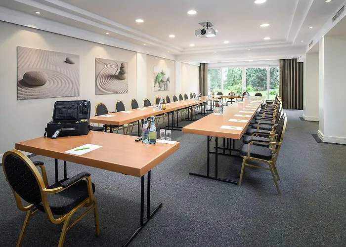 Parkhotel Am Taunus Szálloda 4*